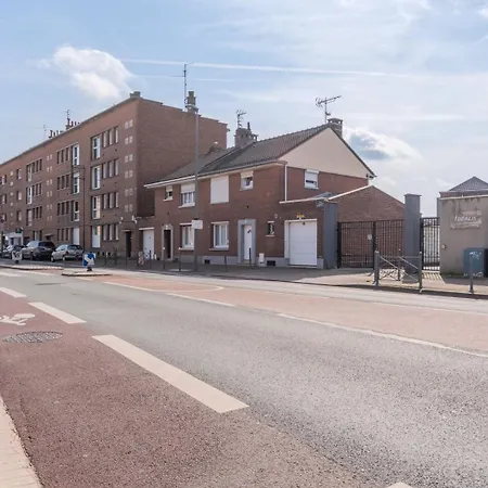 3 Bedroom Near Chu And Center