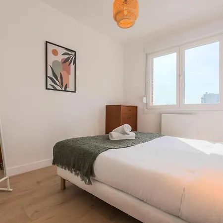 3 Bedroom Near Chu And Center
