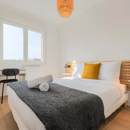 3 Bedroom Near Chu And Center