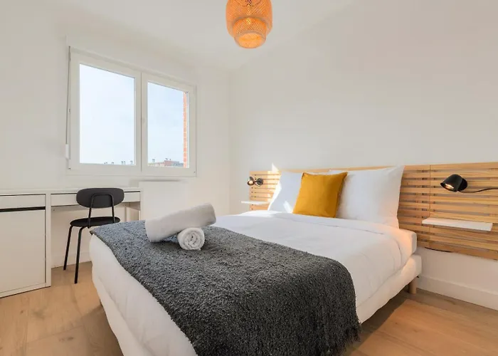 3 Bedroom Near Chu And Center