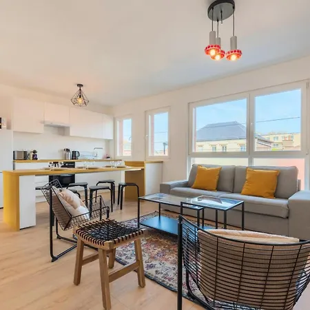 3 Bedroom Near Chu And Center Διαμέρισμα